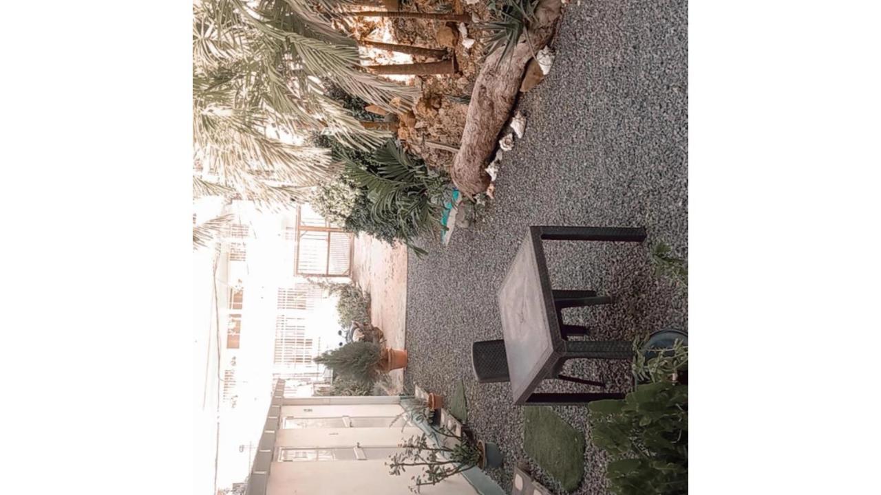 The Rock House Eco (adults Only) Couette-café