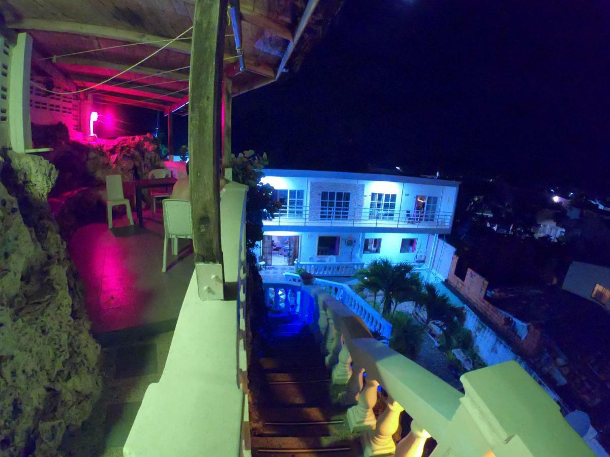 The Rock House Eco (adults Only) Couette-café